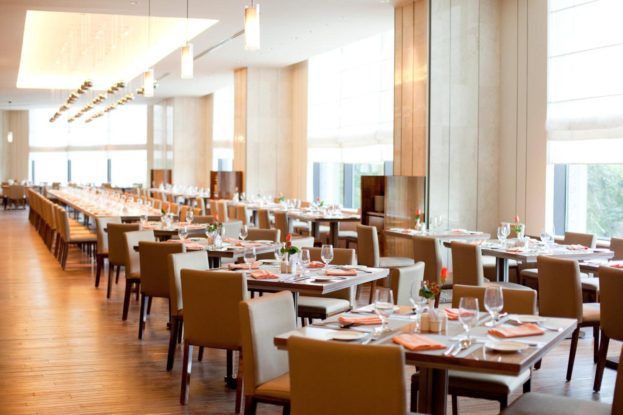 Khách sạn Nikko Saigon 5*